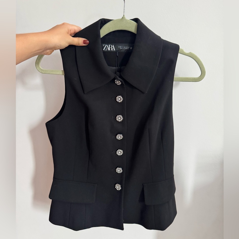 NWT ZARA Vest/top with embellished buttons. Never Worn. Excellent condition.